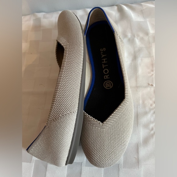 Size 8 Rothy’s the Flat. Round toe gray quartz flats. Good preowned condition - Picture 5 of 11